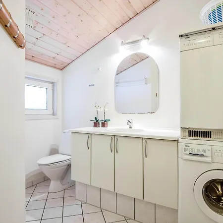 Gorgeous In With Kitchen بيت للعطل Blåvand